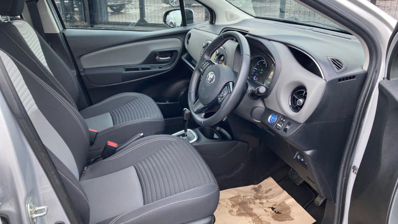 Toyota Yaris 1.5 Hybrid Icon Tech 5dr CVT Hybrid Hatchback